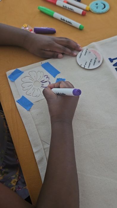 Tote bag decorating - flower stencil