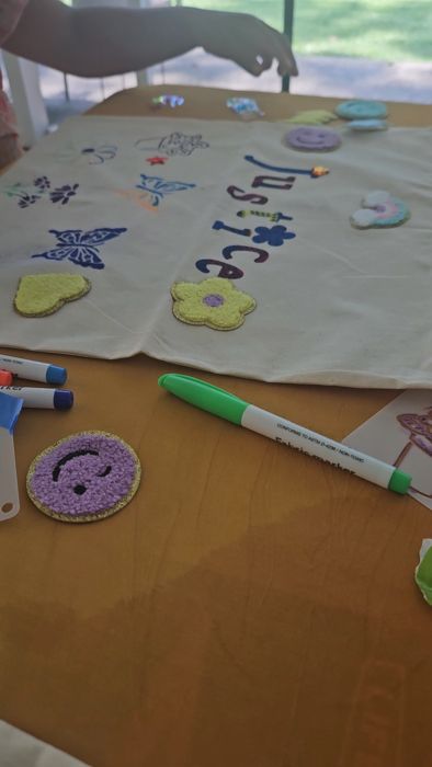 Tote bag decorating - Justice name design